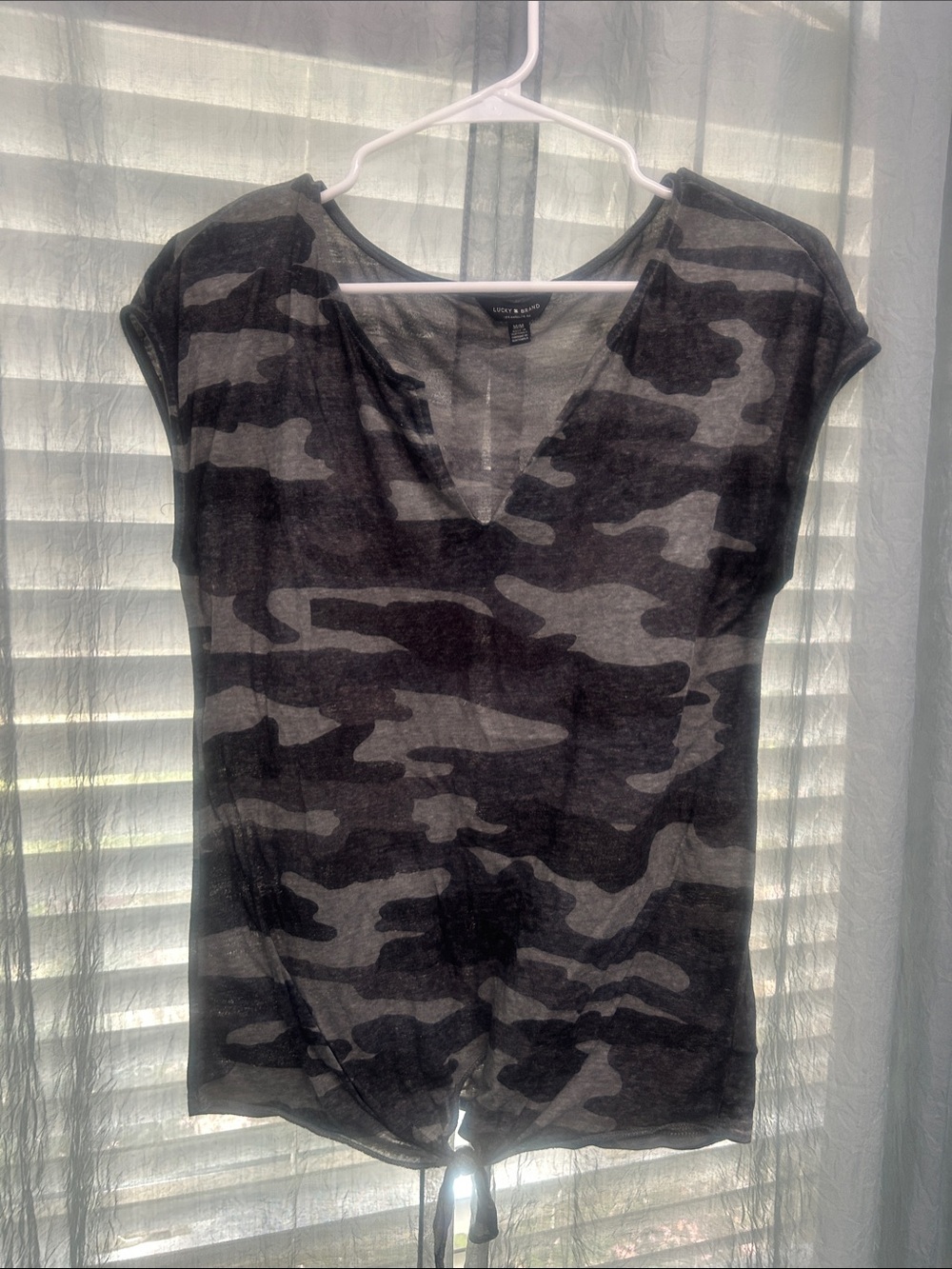 Lucky Brand Women's Black-Grey Camo Tie-Hem Top